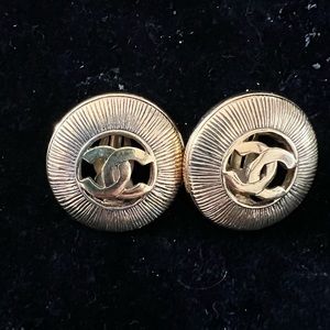 Chanel Vintage clip on earrings